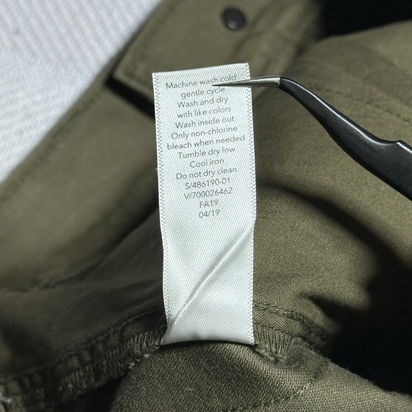 NEW Athleta Summit Cargo Pants Womens 10 Olive Green Stretch Side Stripe NWT - Picture 7 of 15
